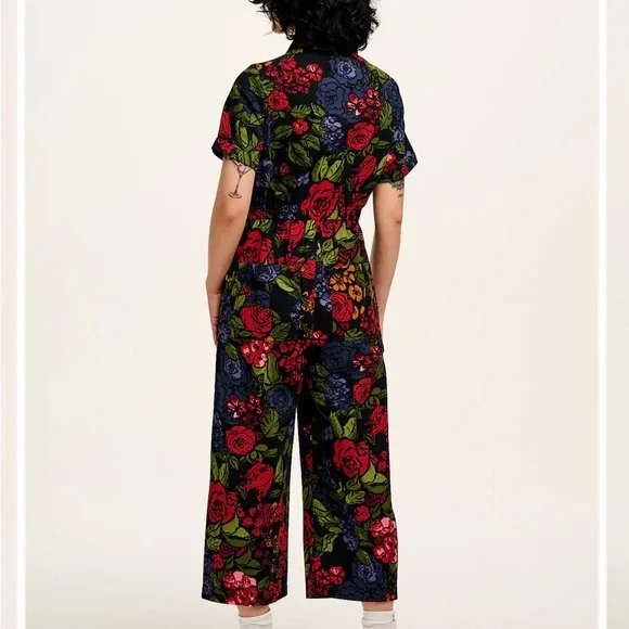 Floral Jumpsuit with Short Sleeves - Picture 2 of 3